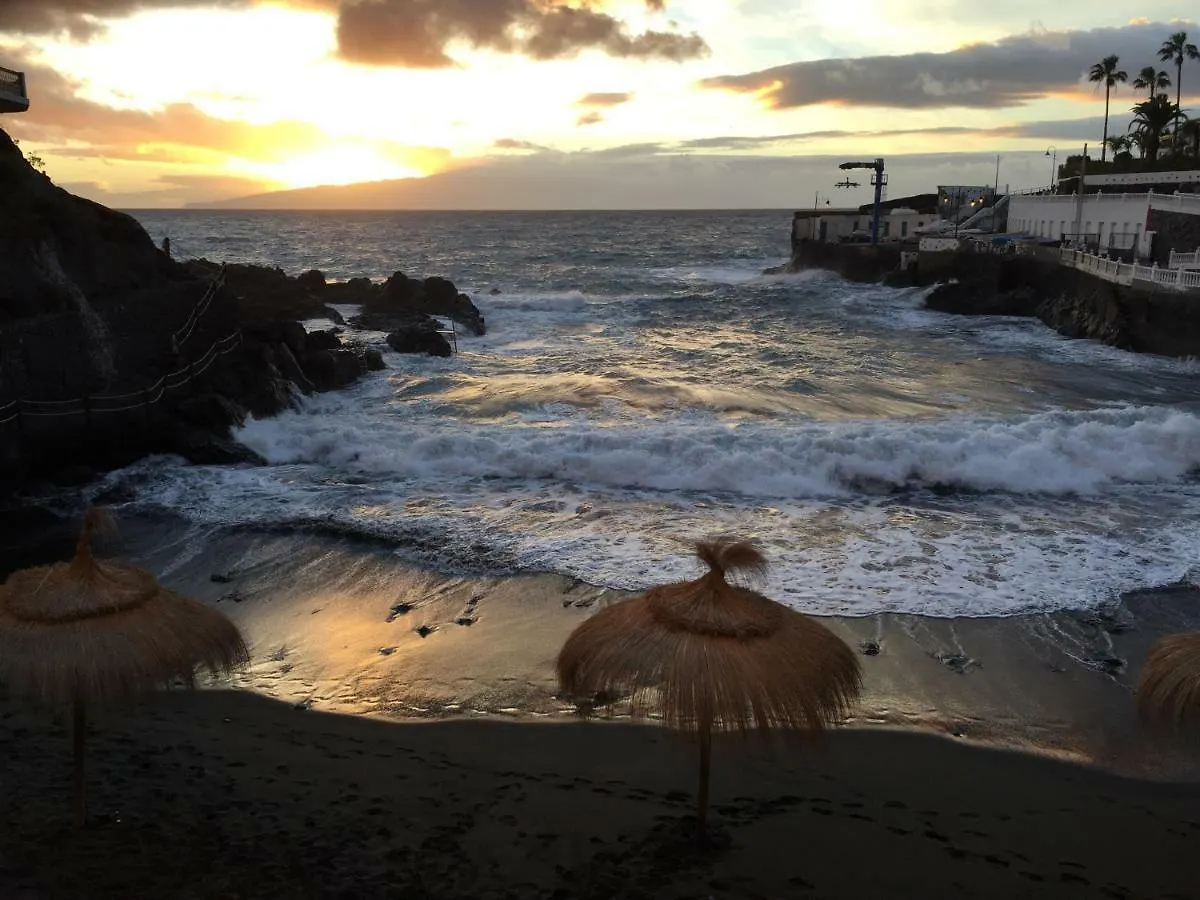 Sunset Oasis Of Los Gigantes Puerto de Santiago  Hiszpania
